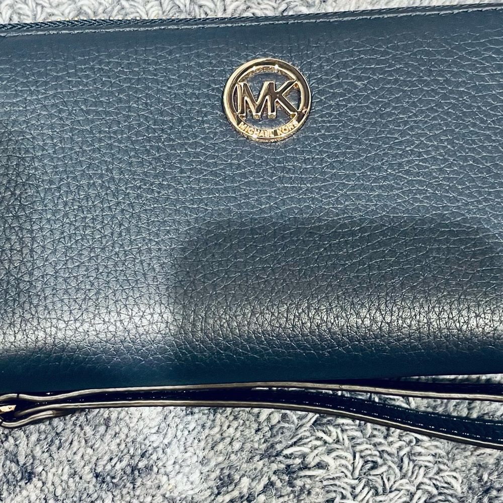 NET, Kors Leather Navy Wristlet
